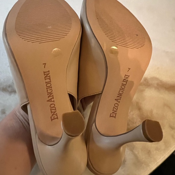 Brand New Enzo Angiolini Cream Heel Peeptoe Pumps Size 7 Sandals - Picture 9 of 11